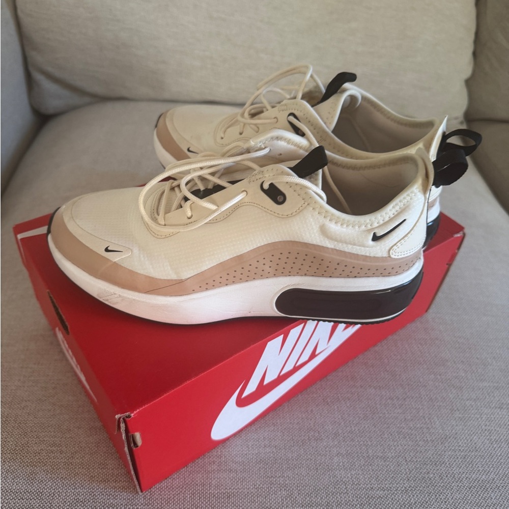 Nike Beige and Black Sneakers